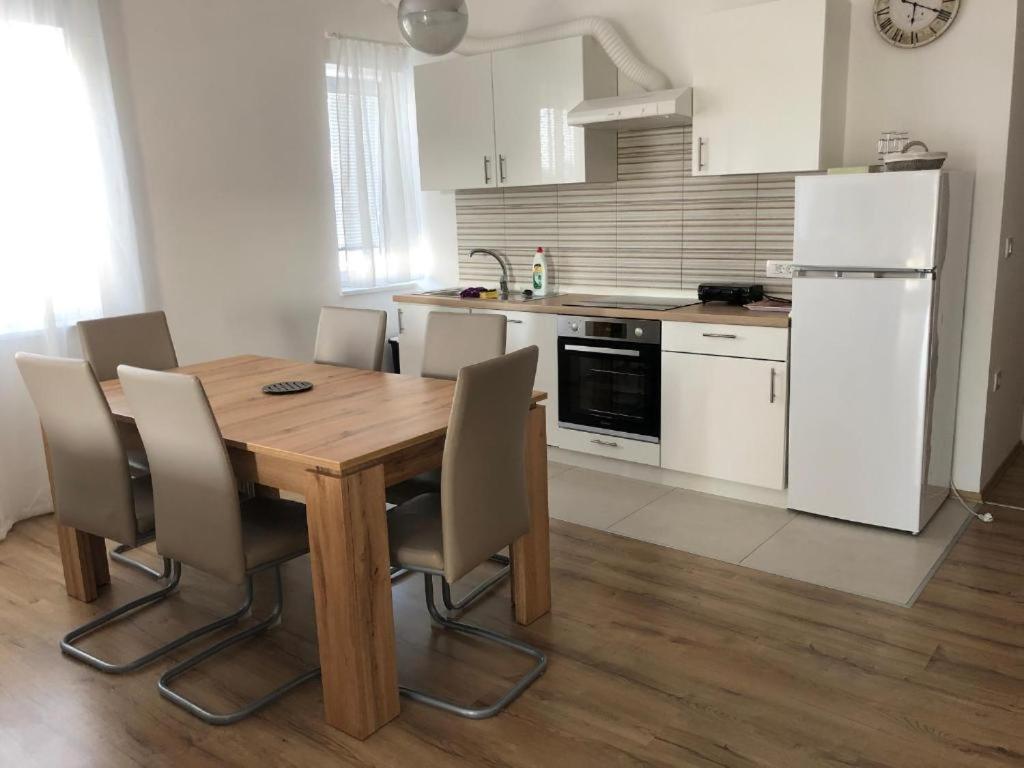 Apartmaji Meduza Изола Экстерьер фото